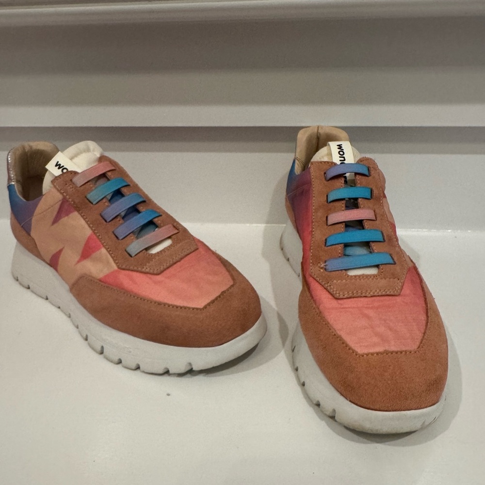 Wonder tennis shoes,  size 36, never worn